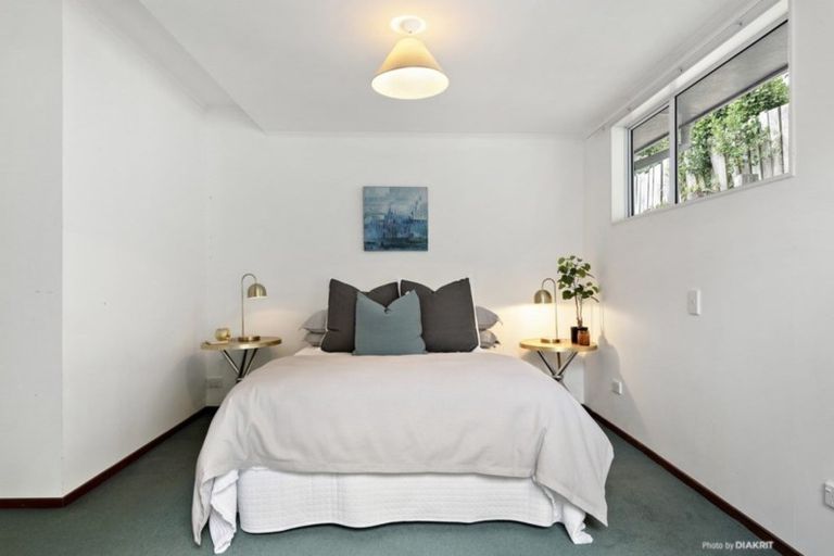 Photo of property in 6 Linwood Way, Island Bay, Wellington, 6023