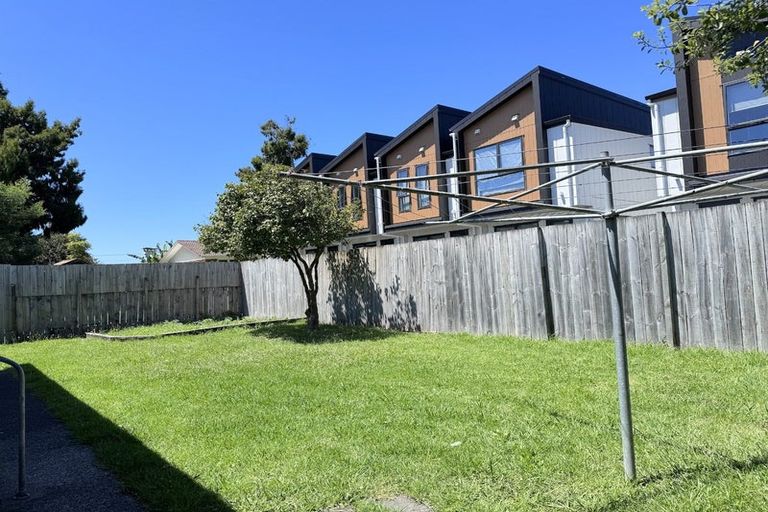 Photo of property in 52a Swanson Road, Henderson, Auckland, 0610