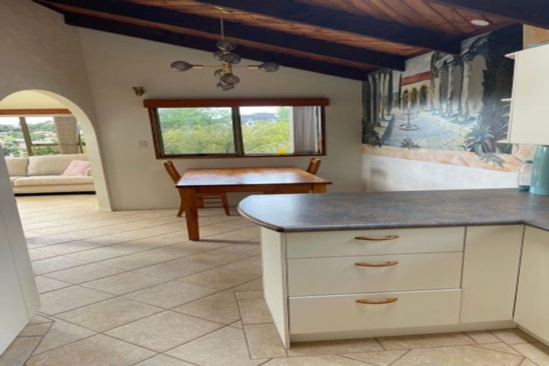 Photo of property in 94 Arran Road, Browns Bay, Auckland, 0630