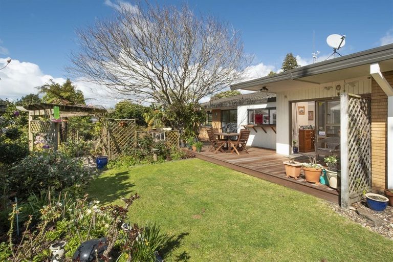 Photo of property in 2 Barnett Place, Te Puke, 3119