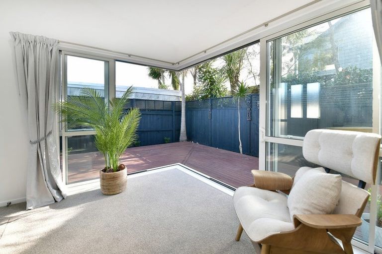 Photo of property in 17a Hatton Road, Orewa, 0931