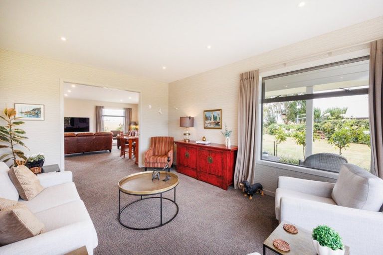 Photo of property in 20 Loveston Lane, Kelvin Grove, Palmerston North, 4470
