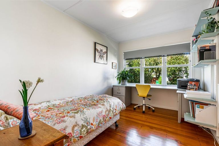 Photo of property in 36 Totara Road, Te Atatu Peninsula, Auckland, 0610