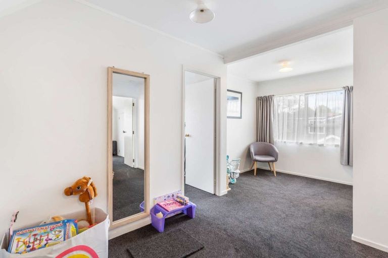 Photo of property in 2/58 Opaheke Road, Opaheke, Papakura, 2113