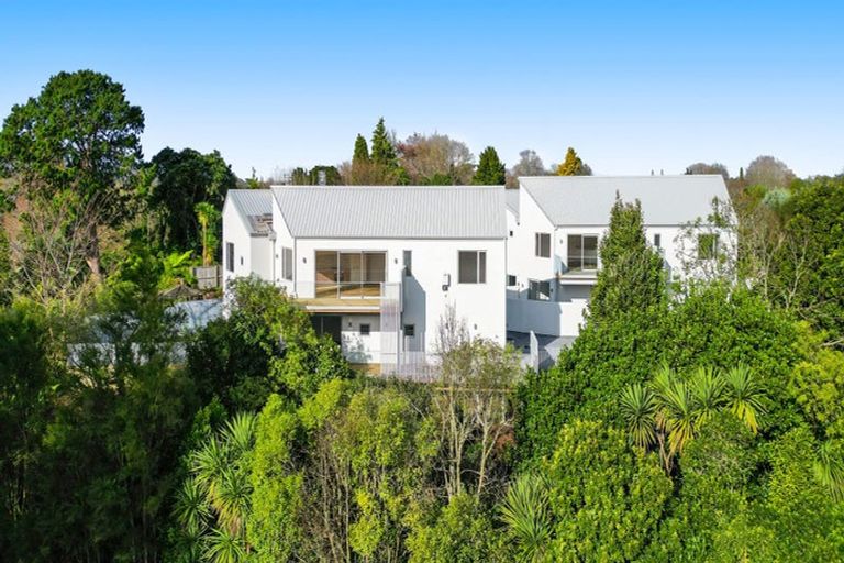 Photo of property in 2/24 Pickering Crescent, Chedworth, Hamilton, 3210