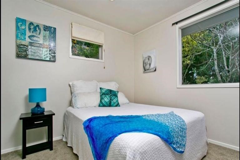 Photo of property in 7 Erica Road, Sunnynook, Auckland, 0620