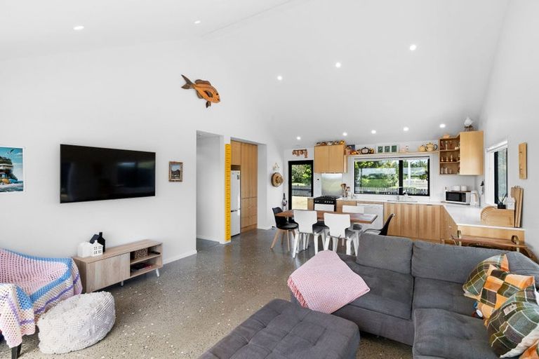 Photo of property in 7 Sand Dune Grove, Waikawa Beach, Manakau, 5573