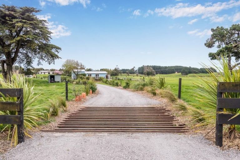 Photo of property in 105 Swamp Road, Te Horo, Otaki, 5581