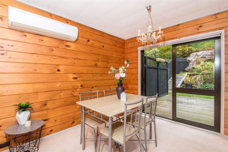 Photo of property in 51 Nalanda Crescent, Broadmeadows, Wellington, 6035