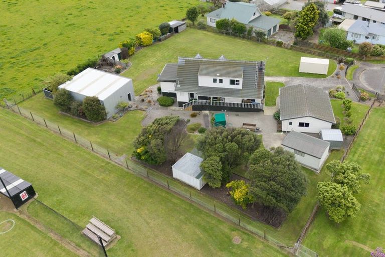 Photo of property in 16 Ryder Crescent, Levin, 5510