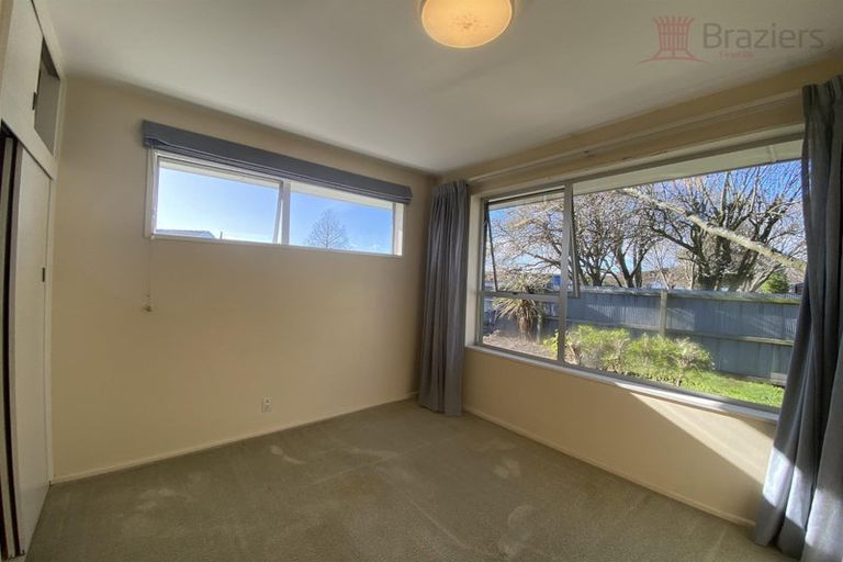 Photo of property in 82 Warren Crescent, Hillmorton, Christchurch, 8025