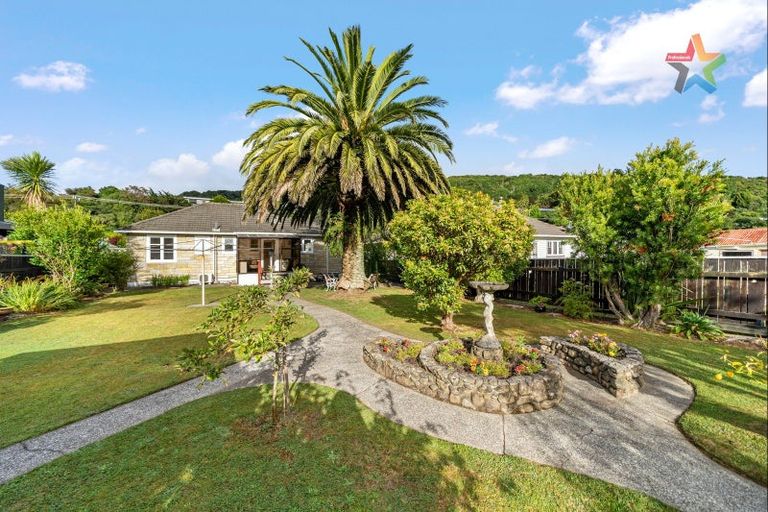 Photo of property in 21 Bledisloe Crescent, Wainuiomata, Lower Hutt, 5014