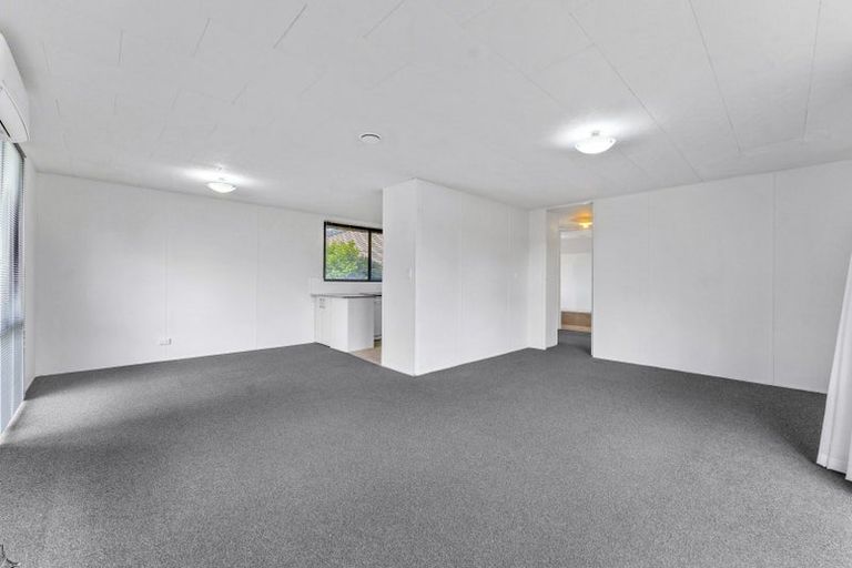 Photo of property in 28 Devonshire Road, Unsworth Heights, Auckland, 0632