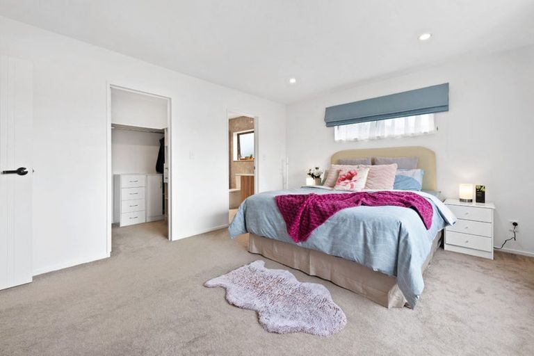Photo of property in 142c Prince Regent Drive, Half Moon Bay, Auckland, 2012