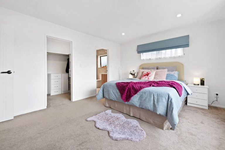 Photo of property in 142c Prince Regent Drive, Half Moon Bay, Auckland, 2012