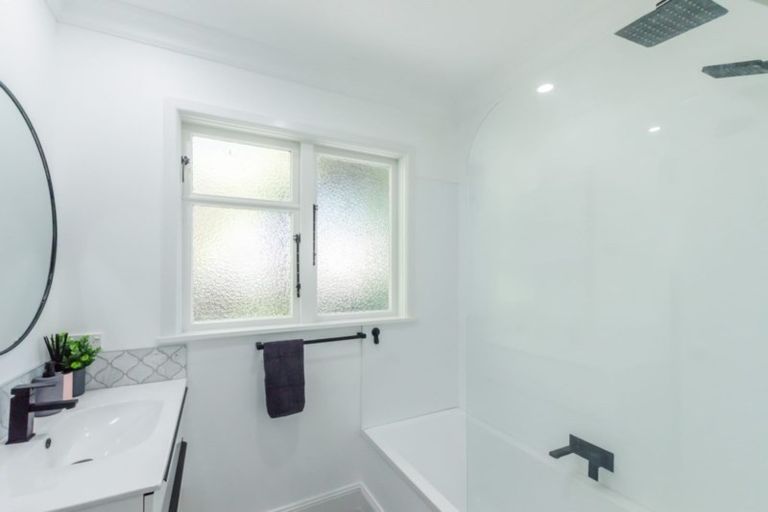 Photo of property in 316 Te Moana Road, Waikanae, 5036