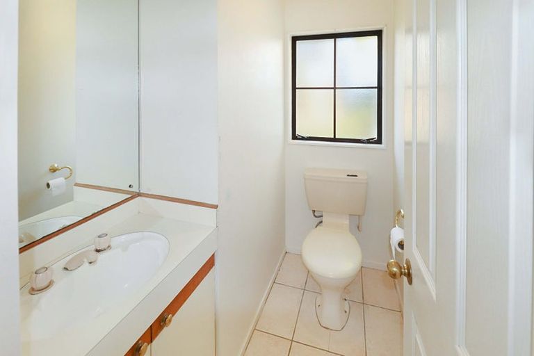 Photo of property in 38 Gurkha Crescent, Khandallah, Wellington, 6035