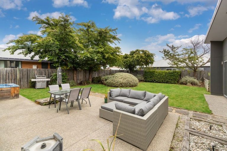 Photo of property in 27 Lochnagar Drive, Lake Hayes, Queenstown, 9304