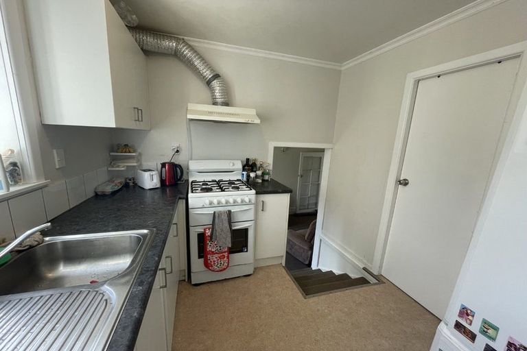 Photo of property in 28 Maarama Crescent, Aro Valley, Wellington, 6021