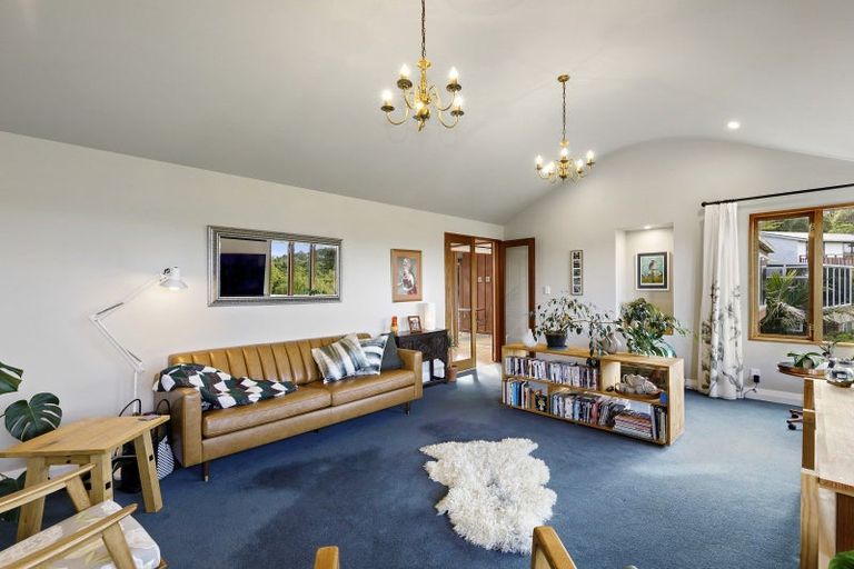 Photo of property in 12-12a Maungaraki Road, Korokoro, Lower Hutt, 5012