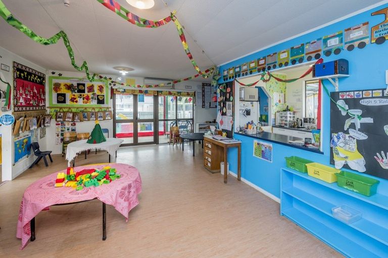 Photo of property in 2 Queens Road, Waikanae Beach, Waikanae, 5036