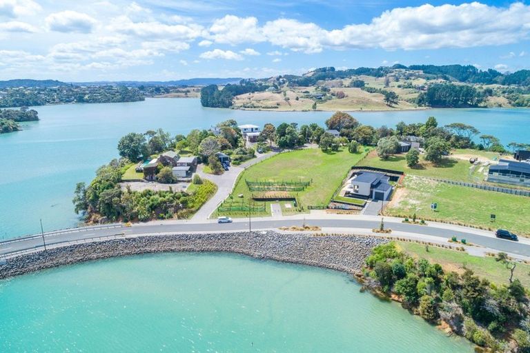 Photo of property in 5 Rangitahi Road, Raglan, 3225