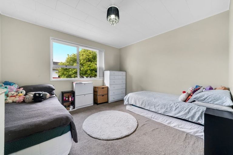 Photo of property in 9 Innismara Avenue, Wattle Downs, Auckland, 2103
