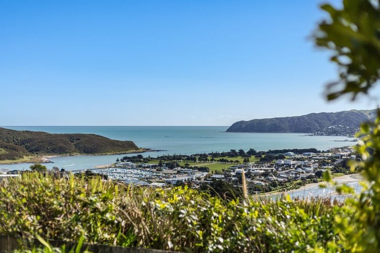 Photo of property in 45 Kahu Road, Paremata, Porirua, 5024