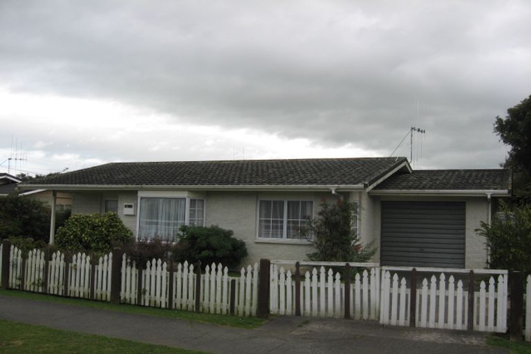 Photo of property in 73 Liverpool Street, Levin, 5510