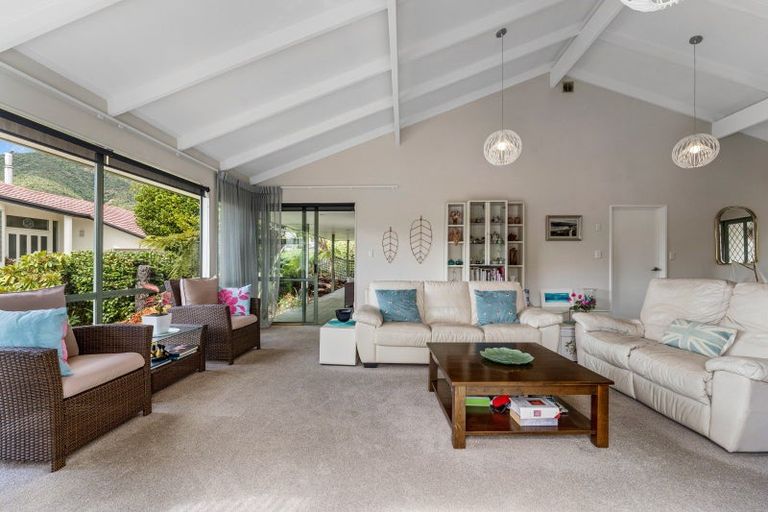 Photo of property in 60 Moana View Road, Waikawa, Picton, 7220
