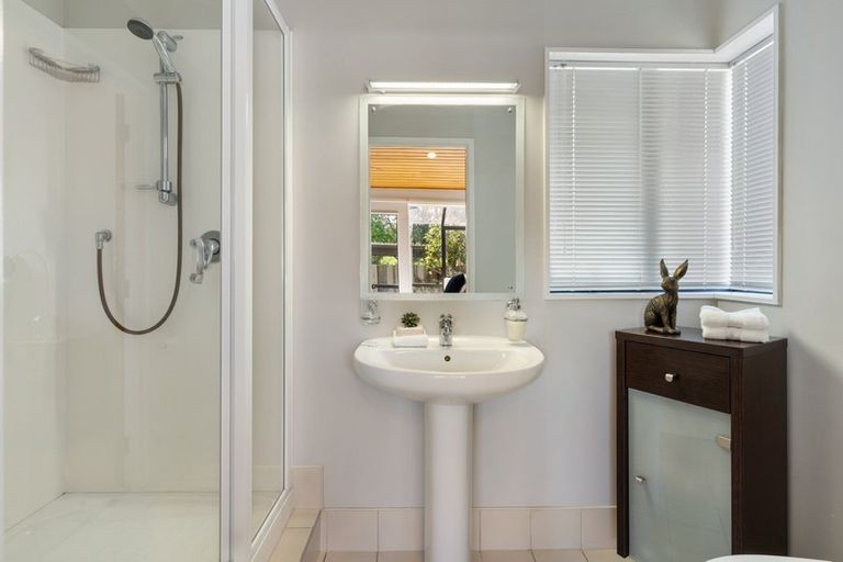 Photo of property in 1/4 Omana Road, Milford, Auckland, 0620