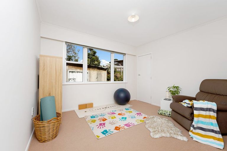 Photo of property in 46 Lowtherhurst Road, Massey, Auckland, 0614