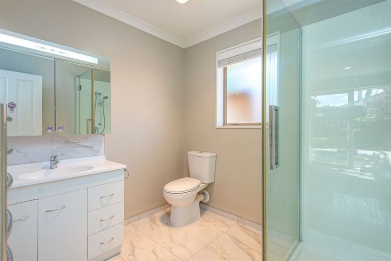 Photo of property in 6a Lake Terrace Road, Burwood, Christchurch, 8061