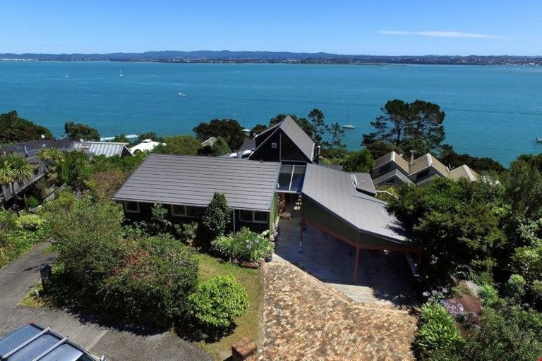 Photo of property in 32 Brigantine Drive, Beach Haven, Auckland, 0626