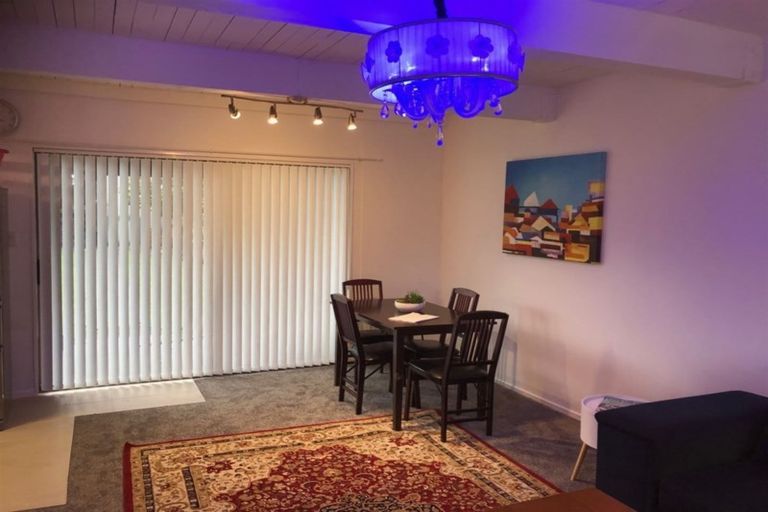 Photo of property in 114 Akaroa Drive, Maupuia, Wellington, 6022