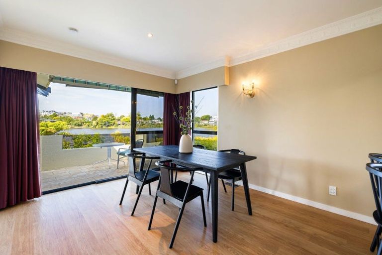 Photo of property in 76 Lake Crescent, Hamilton Lake, Hamilton, 3204