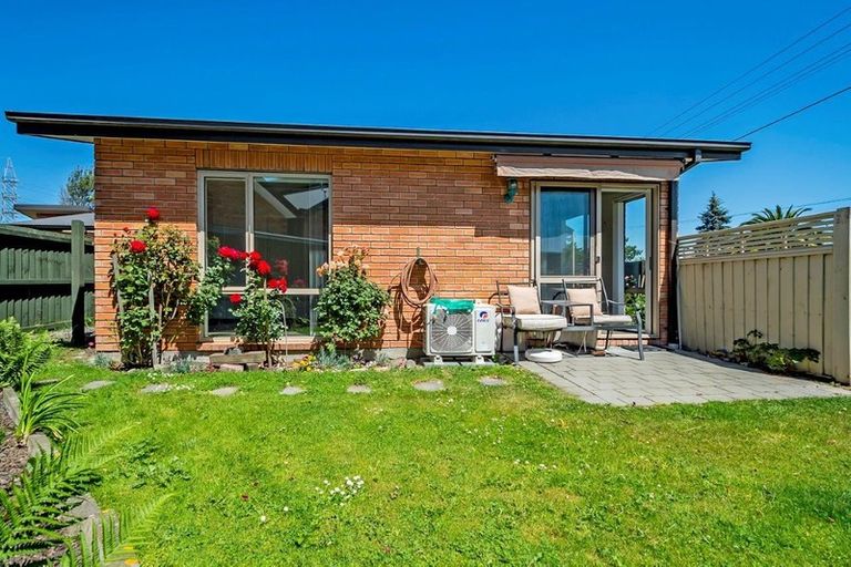 Photo of property in 14 Fulham Street, Islington, Christchurch, 8042