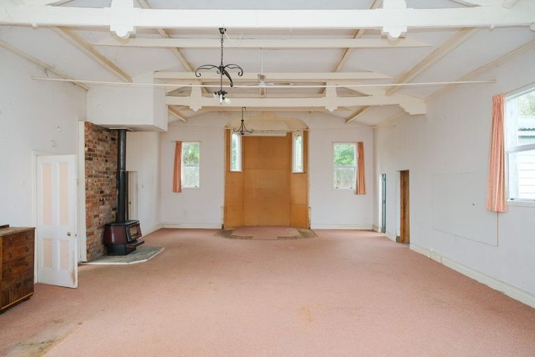 Photo of property in 16 Greenwich Street, Waihola, Milton, 9073