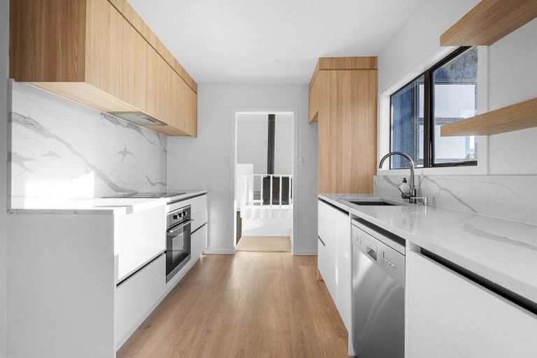 Photo of property in 49 Duncansby Road, Stanmore Bay, Whangaparaoa, 0932