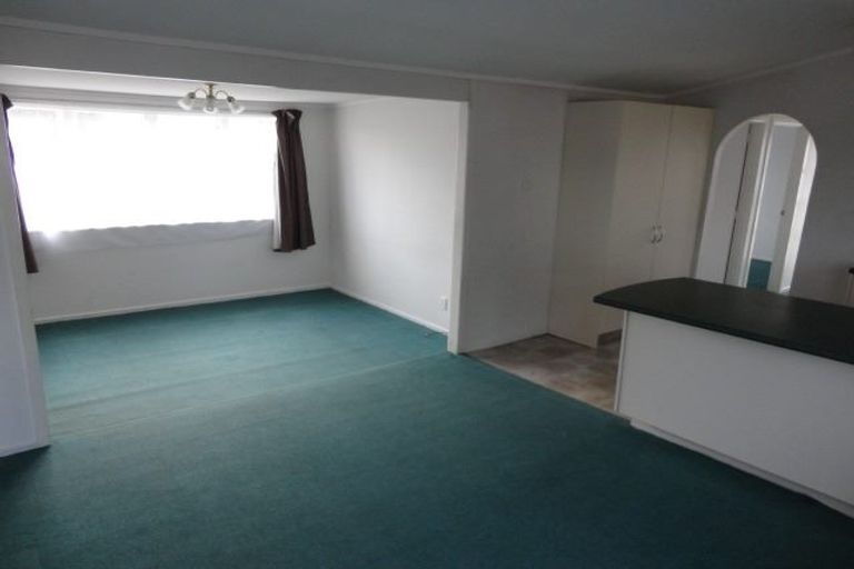 Photo of property in 19 Archibald Road, Kelston, Auckland, 0602