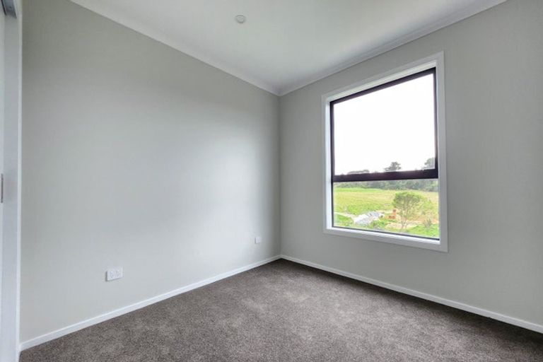 Photo of property in 12 Koreke Close, Kenepuru, Porirua, 5022