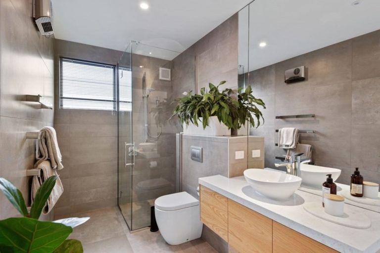 Photo of property in 1 Wood Lane, Fendalton, Christchurch, 8014