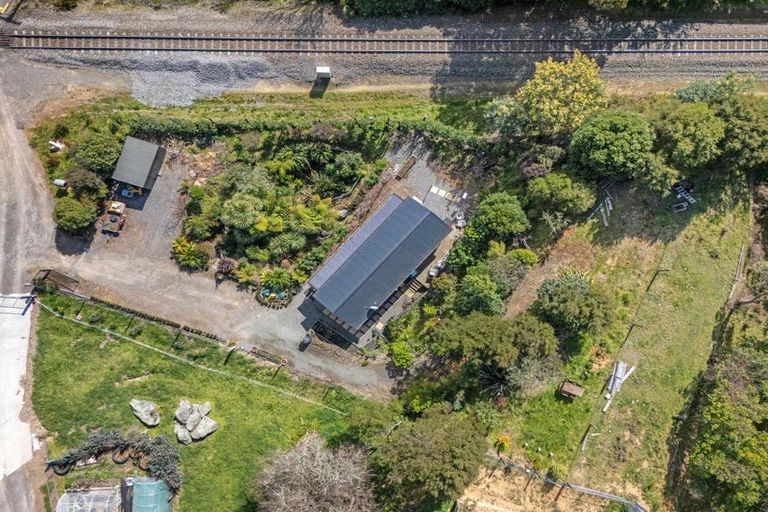 Photo of property in 16 Angle Street, Picton, 7220