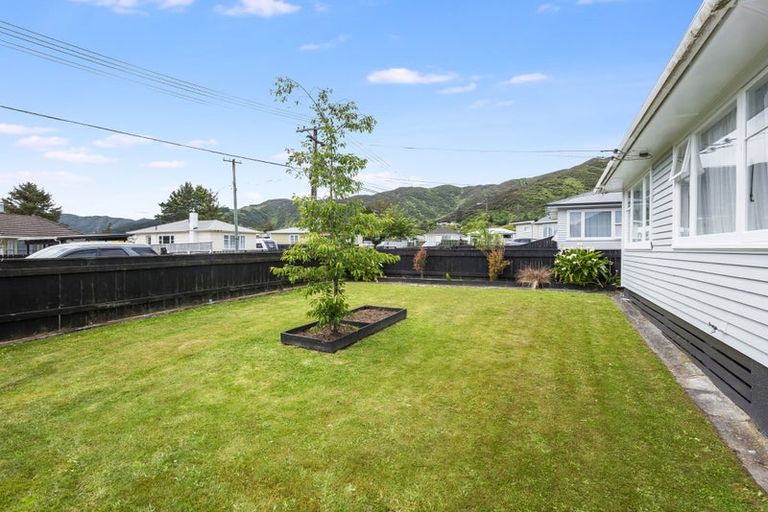 Photo of property in 5 Dunn Street, Wainuiomata, Lower Hutt, 5014