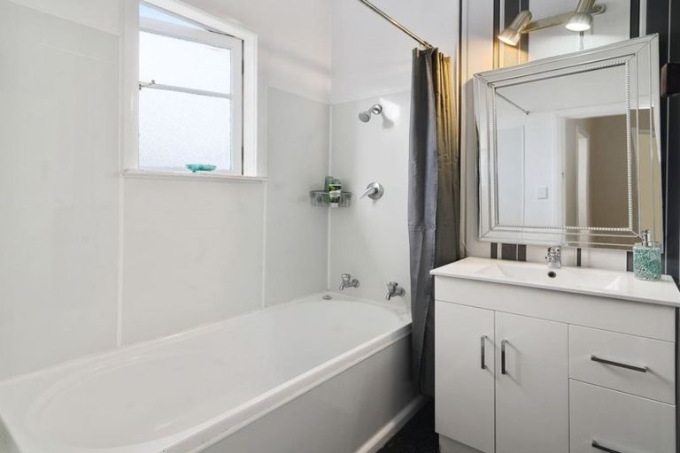 Photo of property in 8 Neil Road, Fairy Springs, Rotorua, 3015