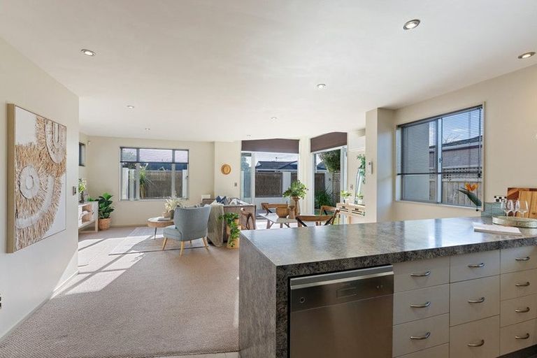 Photo of property in 14b Falla Street, Paraparaumu Beach, Paraparaumu, 5032