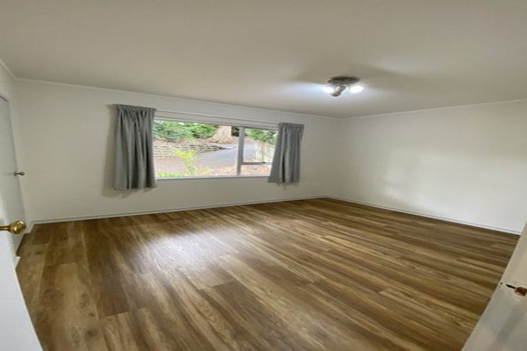 Photo of property in 1040 East Coast Road, Fairview Heights, Auckland, 0630