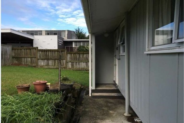 Photo of property in 42 View Street, Maungaturoto, 0520