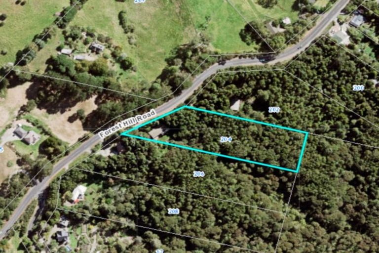 Photo of property in 204 Forest Hill Road, Waiatarua, Auckland, 0612