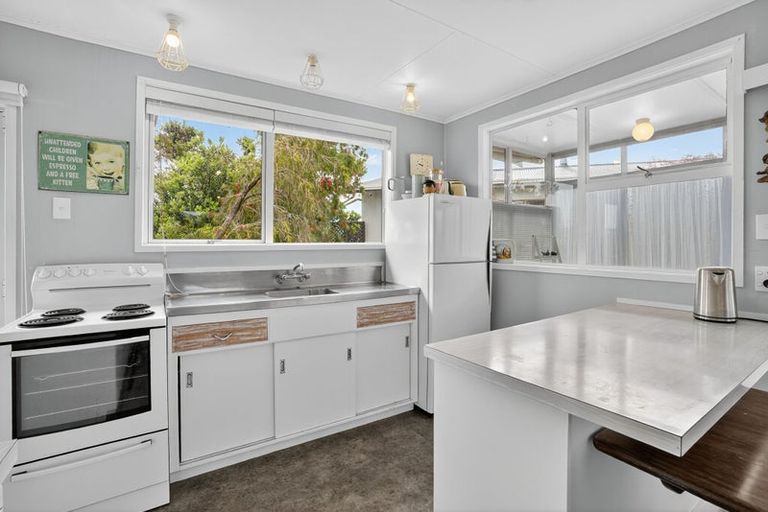 Photo of property in 11 Kendale Drive, Leigh, 0985